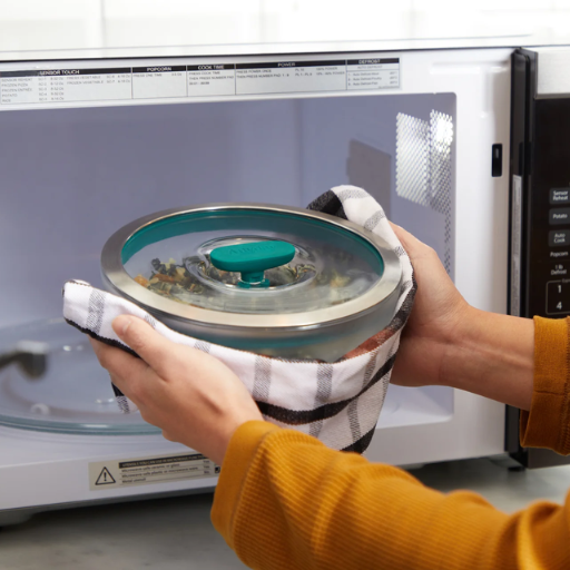Microwave Oven: Understanding Its Interaction with Stainless Steel